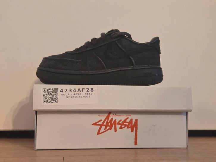 Stüssy x Nike Air Force 1 (TD) – maat 10C – ZGAN + origin, Kinderen en Baby's, Kinderkleding | Schoenen en Sokken, Zo goed als nieuw