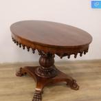 Antieke tafel met leeuwenpoten, Ophalen