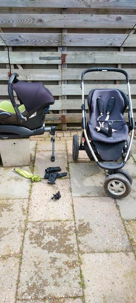 Maxicosi met easybase  voor auto en onderstel kinderwagen, Kinderen en Baby's, Badjes en Verzorging, Ophalen