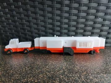 Unimog met Woonwagen beschikbaar voor biedingen