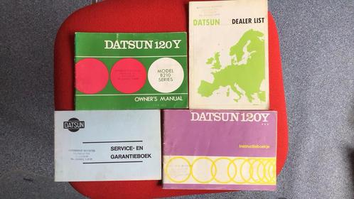 DATSUN 120 Y LOT 4 INSTR BOEK NED +ENG SERVICE BOEK ETC ETC, Auto diversen, Handleidingen en Instructieboekjes, Ophalen of Verzenden