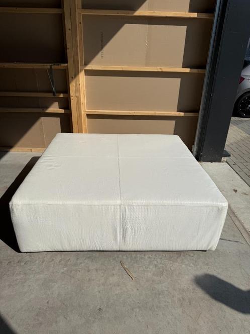 luxe lederen poef te koop!, Huis en Inrichting, Banken | Voetenbanken en Poefen, Zo goed als nieuw, 125 cm of meer, 125 cm of meer
