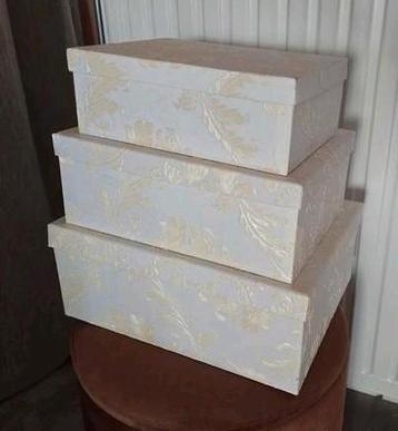RUIME ROMANTISCHE OPBERGBOXEN SET 3 - 20,- EUR VASTE PRIJS  beschikbaar voor biedingen