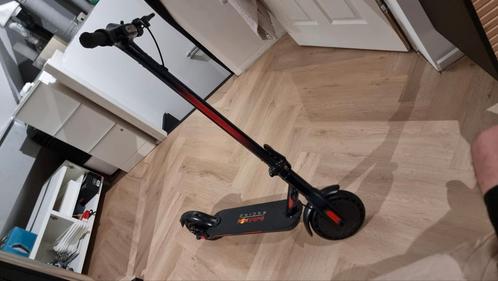 RedBull Step, Fietsen en Brommers, Steps, Zo goed als nieuw, Elektrische step (E-scooter), Ophalen of Verzenden