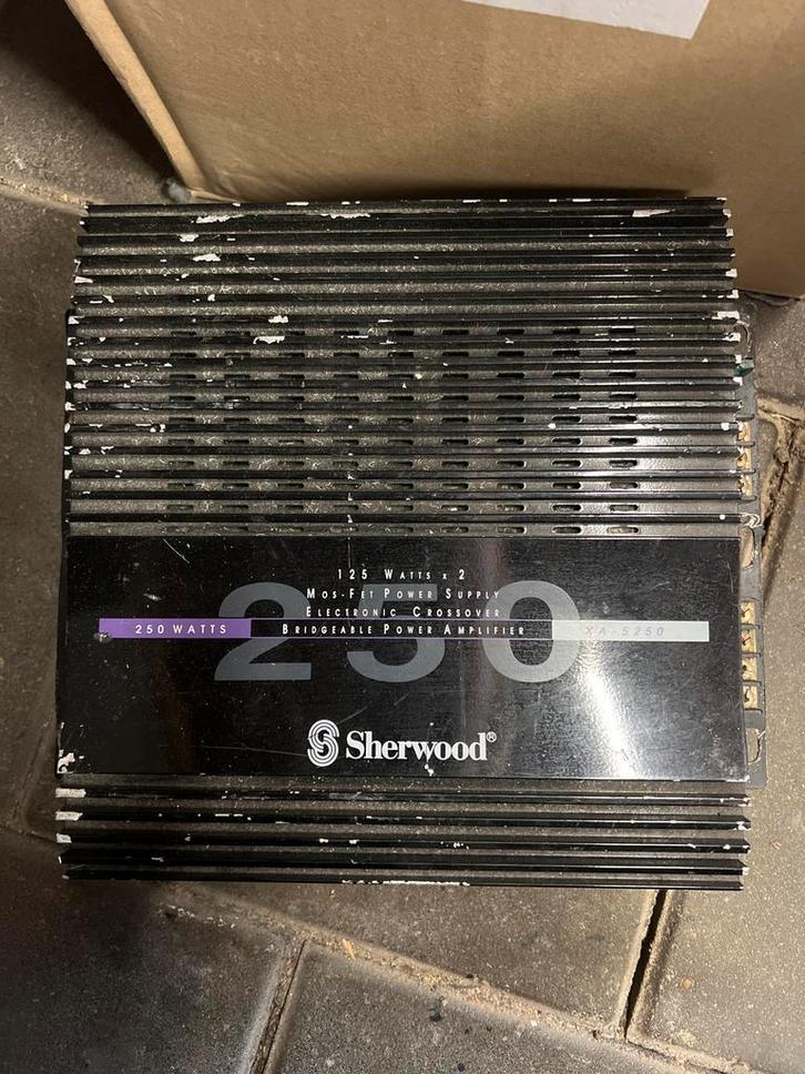 Auto Subwoofer Versterker - Sherwood 250 watt (2x 125), Audio, Tv en Foto, Versterkers en Receivers, Gebruikt, Stereo, 120 watt of meer
