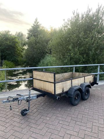 Geremde aanhanger 2 asser beschikbaar voor biedingen