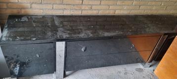 GRATIS zwart glans dressoir