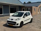 Peugeot 107 1.0 12V 5DR 2011 Wit, Voorwielaandrijving, Metallic lak, 4 stoelen, Origineel Nederlands