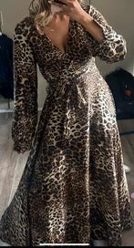 Panter jurk satinlook, Verzenden, Zo goed als nieuw, Bruin, Overige typen