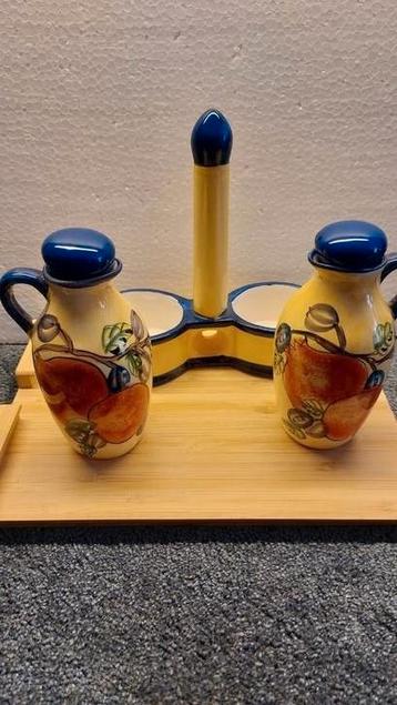 Hongaars keramiek, handgeschilderd beschikbaar voor biedingen