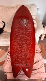 Fish Surfboard 5'8 - bordeaux rood, Watersport en Boten, Golfsurfen, Ophalen, Gebruikt, Fish, Met vinnen