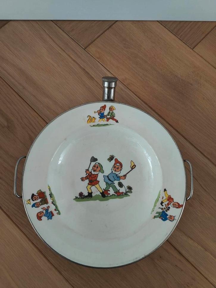 Warmhoudbordje met kabouters van Benraad, Antiek en Kunst, Antiek | Emaille, Ophalen of Verzenden