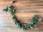 Kerstslinger met dennenappels, sneeuw en lichtjes, Diversen, Ophalen of Verzenden, Zo goed als nieuw