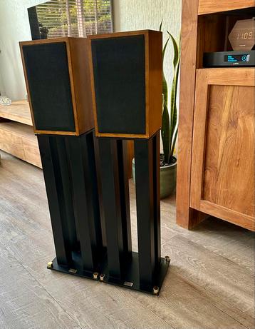LS3/5a Luidsprekers + Music Tools Stands Spotprijs Deze Week beschikbaar voor biedingen