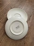 4 mooie bordjes van Natural Ivory, Huis en Inrichting, Keuken | Servies, Ophalen of Verzenden, Zo goed als nieuw, Effen, Bord(en)