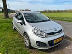 KIA RIO 1.2 I 5DRS 2012 Grijs, Auto's, Origineel Nederlands, Te koop, Zilver of Grijs, 5 stoelen