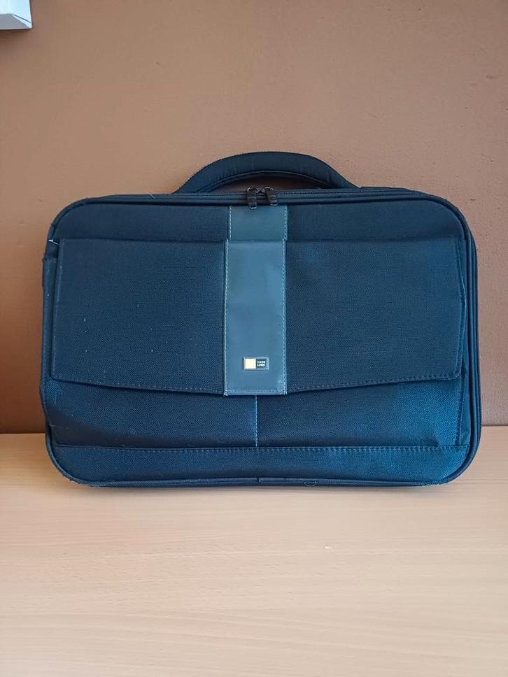 Te koop: Case Logic Slimline Laptop Case - ZGAN, Computers en Software, Laptoptassen, Zo goed als nieuw, Aktetas, 14 inch, Ophalen