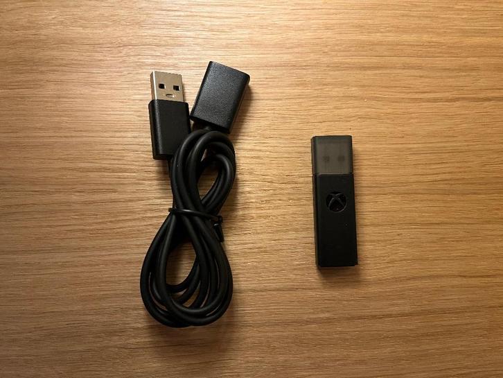 Xbox Wireless Adapter for Windows 10/11, Spelcomputers en Games, Spelcomputers | Xbox | Accessoires, Gebruikt, Xbox One, Xbox Series X