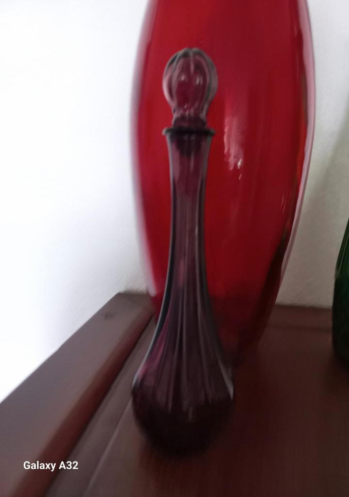Rode vaas en paarse karaf, Antiek en Kunst, Antiek | Glas en Kristal, Ophalen of Verzenden