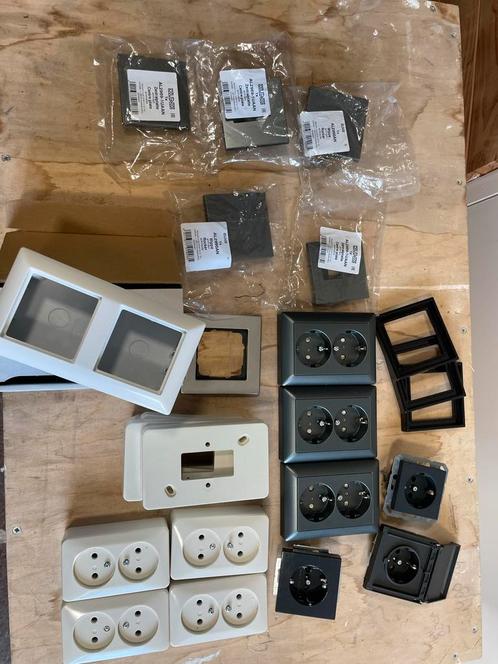 Partij Jung Schakelmateriaal - Nieuw, Doe-het-zelf en Verbouw, Elektra en Kabels, Nieuw, Schakelaar, Ophalen of Verzenden