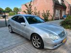 Mercedes-Benz C-Klasse 2.0 C180 Sportcoupe 2002 Grijs, Auto's, Mercedes-Benz, Achterwielaandrijving, 4 cilinders, 129 pk, 4 stoelen