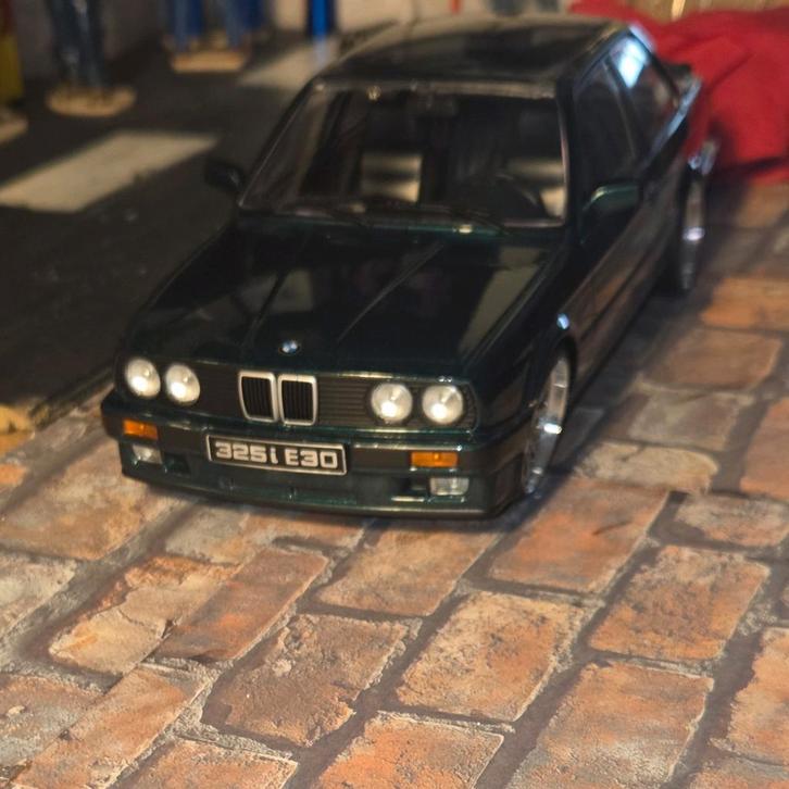 BMW 325I Met HARTGE ECHTE ALU WIELEN BIED VANAF €87.95EX, Hobby en Vrije tijd, Modelauto's | 1:18, Zo goed als nieuw, Auto, Overige merken