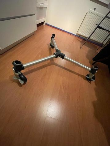 Universele tripod statief dolly met wielen beschikbaar voor biedingen
