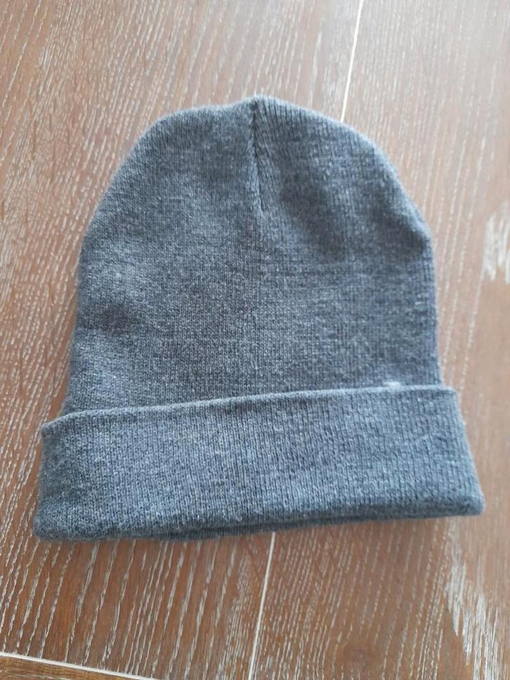 Bijna gratis zgan Grijze heren muts one size, Kleding | Heren, Mutsen, Sjaals en Handschoenen, Zo goed als nieuw, Muts, Overige maten