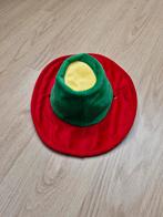 Grappige groene en rode hoed, Ophalen of Verzenden, Zo goed als nieuw