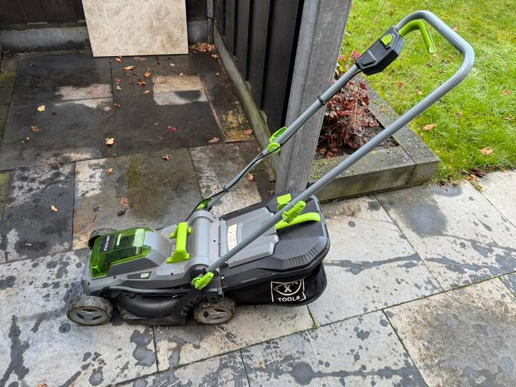 LUX 20V grasmaaier, nog in prima staat!, Tuin en Terras, Grasmaaiers, Gebruikt, Accu-grasmaaier, 30 t/m 39 cm, Opvangbak, Ophalen