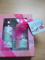 Te koop verzorgingssetje van "Heart Bath Lovers".(nieuw)., Ophalen of Verzenden, Nieuw, Bad & Douche
