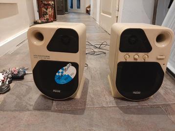 Vintage actieve computerspeakers beschikbaar voor biedingen