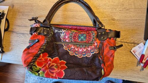 Handtas Desigual, Sieraden, Tassen en Uiterlijk, Tassen | Damestassen, Gebruikt, Handtas, Overige kleuren, Ophalen of Verzenden