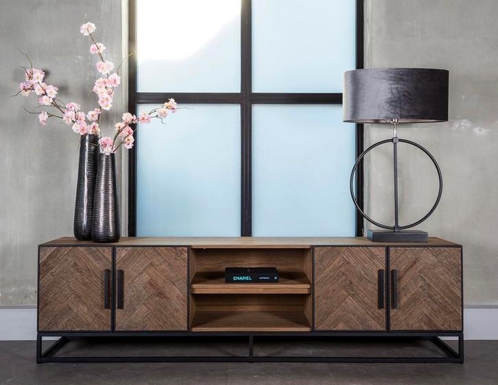 Richmond Tv Meubel Herringbone Eiken/Staal, Huis en Inrichting, Kasten | Televisiemeubels, Nieuw, Minder dan 100 cm, 200 cm of meer