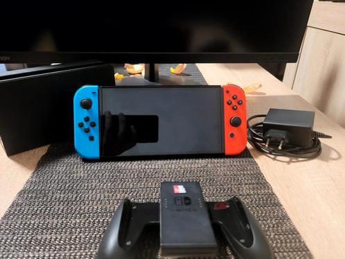 Nintendo switch oled, Spelcomputers en Games, Spelcomputers | Nintendo Switch, Zo goed als nieuw, Switch OLED, Met 2 controllers