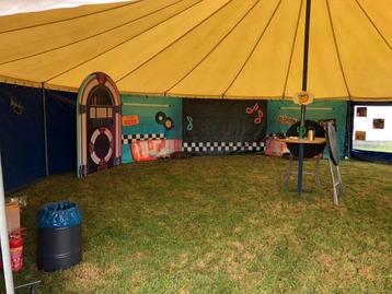 Te huur: Backdrop/achtergrond Jukebox + doek beschikbaar voor biedingen
