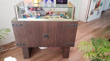 Vitrine kastje dressoir 