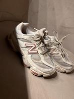 New Balance 9060 Beige Kids - Maat 30,5, Kinderen en Baby's, Kinderkleding | Schoenen en Sokken, Ophalen of Verzenden, Zo goed als nieuw