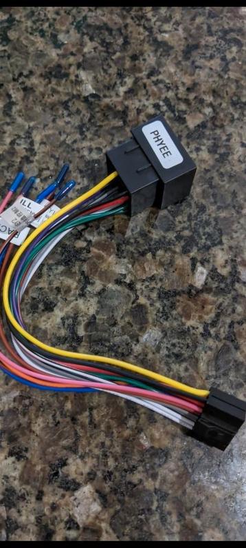 16   pins naar iso Android stekker.   beschikbaar voor biedingen