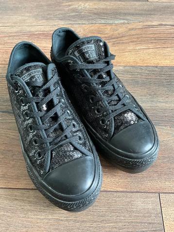 converse allstars zwart 37 met lovertjes  beschikbaar voor biedingen