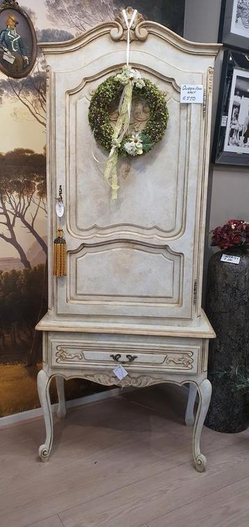 Prachtig landelijke gerestyled Queen Ann kast  beschikbaar voor biedingen