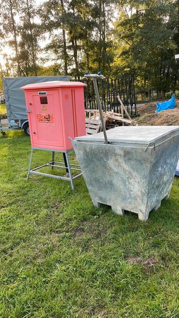 Te koop bouwstroomkast en water put beschikbaar voor biedingen