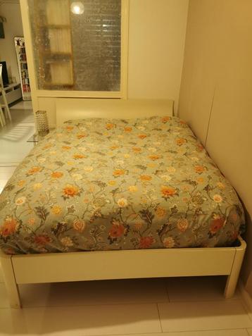 Houten bed met Ikea matras
