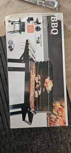 nieuwe barbecuestandaard met spies, Witgoed en Apparatuur, Gourmetstellen, Ophalen, Nieuw, 4 t/m 7 personen