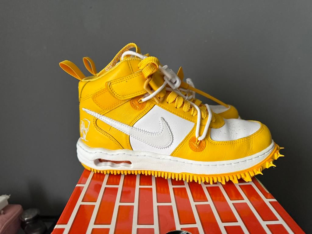Off white x nike air force 1 varsity maize 42, Ophalen of Verzenden, Zo goed als nieuw, Overige kleuren, Sneakers of Gympen
