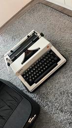 Vintage olympia typmachine, Ophalen of Verzenden, Zo goed als nieuw