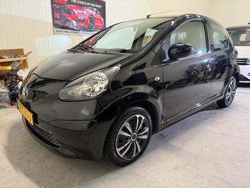 Toyota Aygo 1.0 12V Vvt-i 5DRS 2006 Zwart beschikbaar voor biedingen