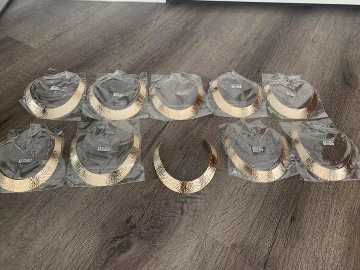 Partij 10 stuks mooie goudkleurige kettingen K98, Sieraden, Tassen en Uiterlijk, Kettingen, Nieuw, Overige materialen, Goud, Ophalen of Verzenden