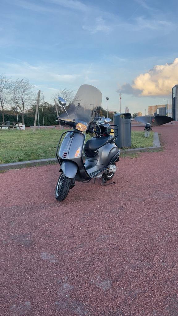 Vespa Sprint Snor 25 km/u –rijdt (38 km/u) –Goed onderhouden, Fietsen en Brommers, Scooters | Vespa, Zo goed als nieuw, Overige modellen