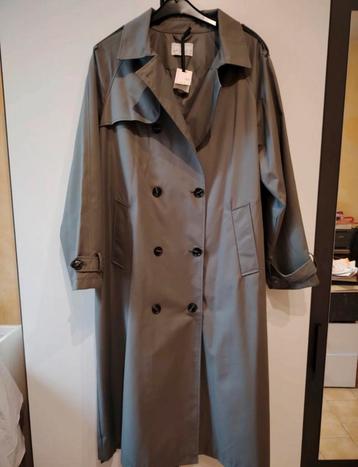 Nieuwe Grijze Trenchcoat Maat 46/48 beschikbaar voor biedingen
